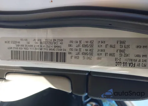 2018 Jeep Grand Cherokee Sterling Edition 4X4 z USA, uszkodzony, nr VIN 1C4RJFBG2JC333706